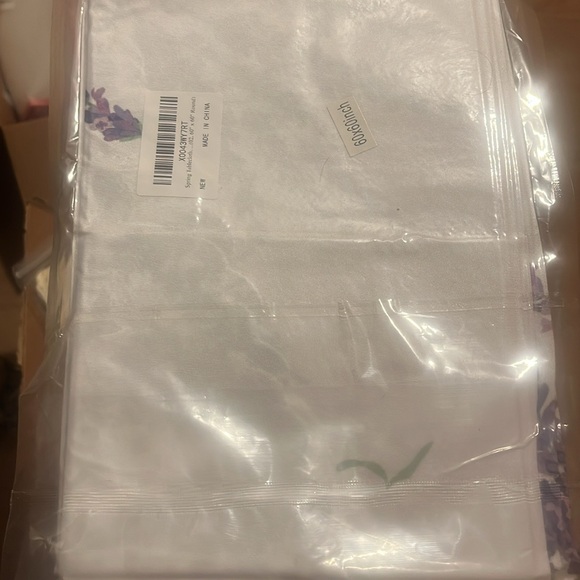 Floral Tablecloth for Rectangle Tables - Picture 3 of 3